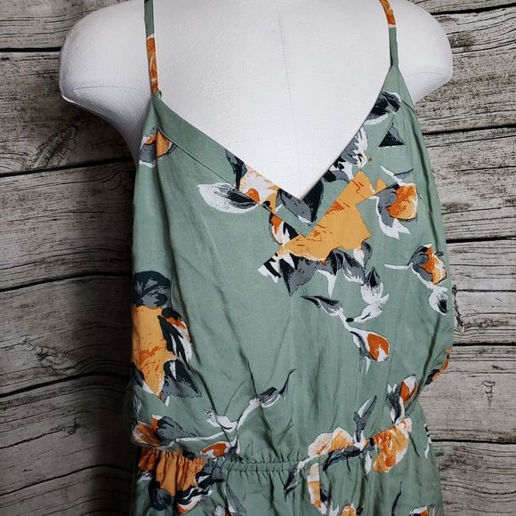 MTWTFSS WEEKDAY Cynthia Jumpsuit MEDIUM - Picture 2 of 7